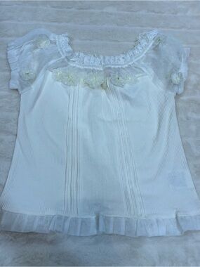 LIZ LISA White Floral Applique Puff Sleeve Top